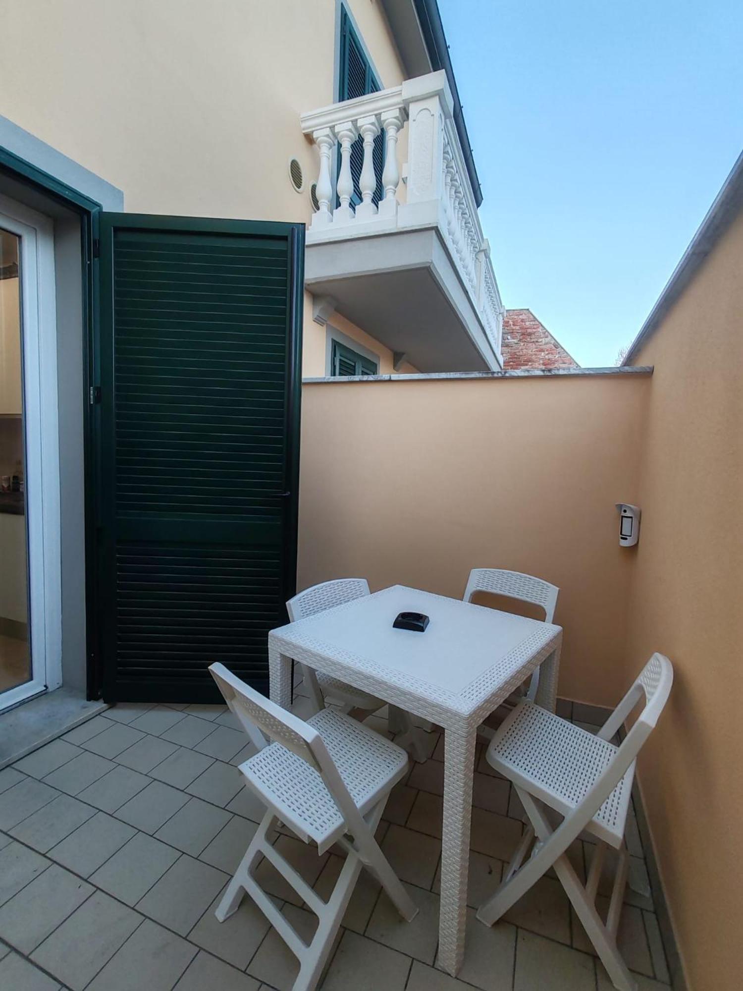 Ondina Apartment In Versilia 비아레지오 외부 사진